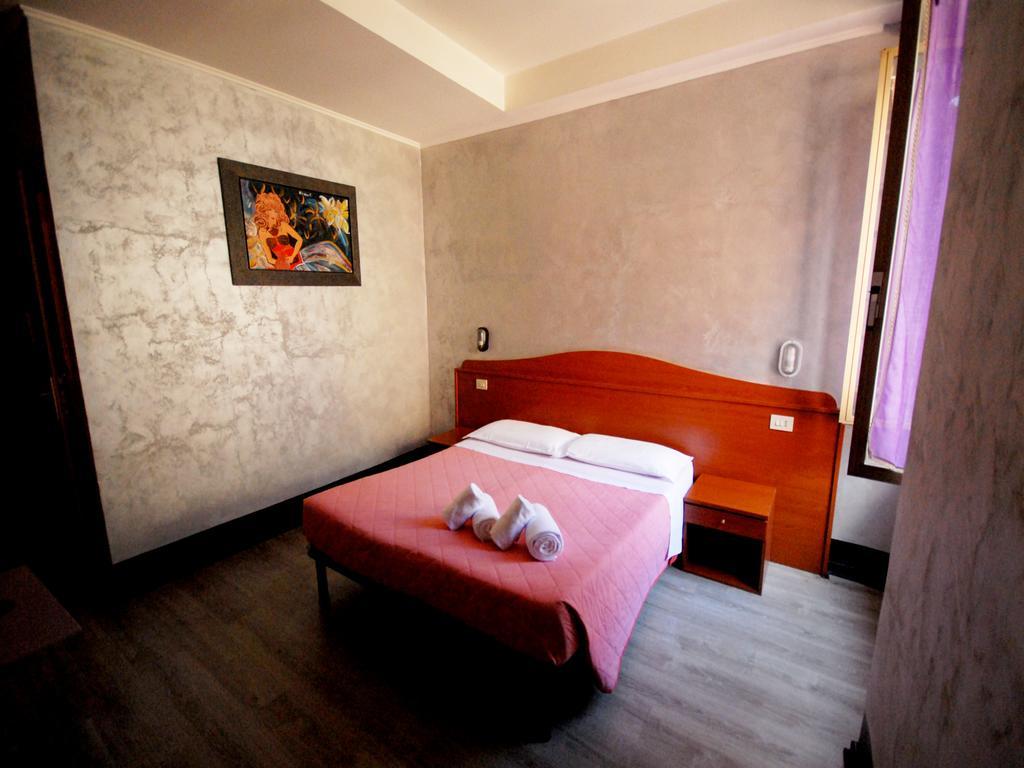 Romadelante Hotel Kültér fotó
