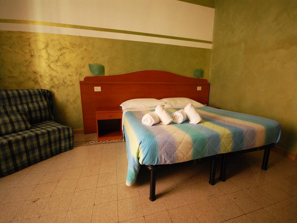 Romadelante Hotel Kültér fotó