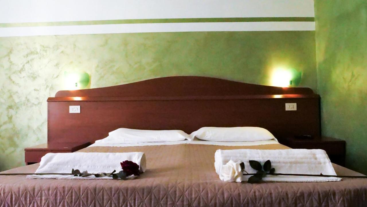 Romadelante Hotel Kültér fotó