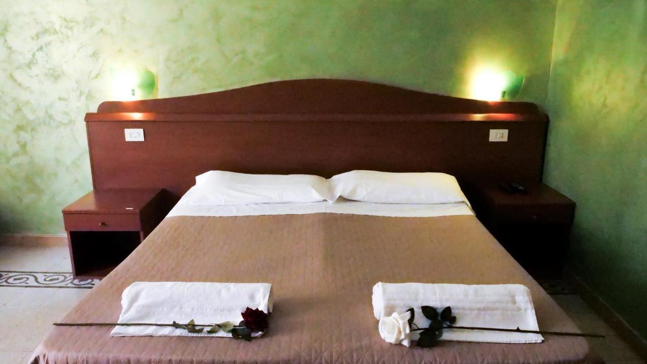 Romadelante Hotel Kültér fotó